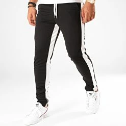 Promo 🔔 Pantalon Jogging A Bandes 1565 Noir Blanc de Frilivin 🛒