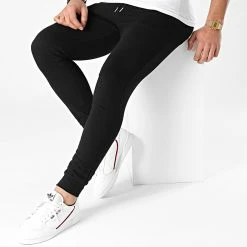 Grosses soldes 🤩 Pantalon Jogging BM1169 Noir de Frilivin 🎉 -Promos Frilivin Magasin frilivin 245896 BM1169 1 20210105T143018 03