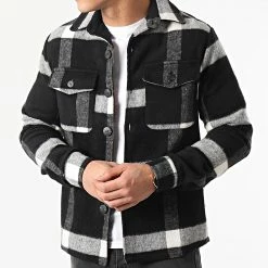 Le moins cher 🛒 Surchemise A Carreaux 4139 Noir Gris de Frilivin 🎉 8 Le moins cher 🛒 Surchemise A Carreaux 4139 Noir Gris de Frilivin 🎉 -Promos Frilivin Magasin frilivin 251237 4139 20210210T162439 03