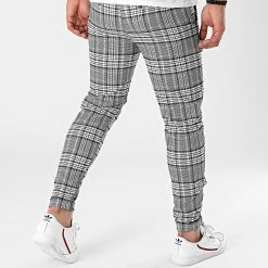 Acheter ✨ Pantalon A Carreaux 1932 Gris de Frilivin 🛒 -Promos Frilivin Magasin frilivin 264016 1932 1 20210430T122003 04