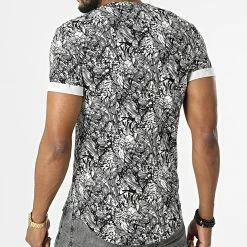 De gros 💯 Tee 👕 Shirt Oversize U1160 Blanc Noir Floral de Frilivin 💯 -Promos Frilivin Magasin frilivin 319206 U1160 20220518T144029 04
