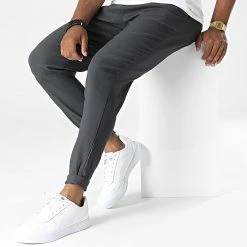 Remise ⭐ Pantalon Cargo BM1652 Gris Anthracite de Frilivin 🎁 -Promos Frilivin Magasin frilivin 327909 BM1652 37 20220726T153124 03