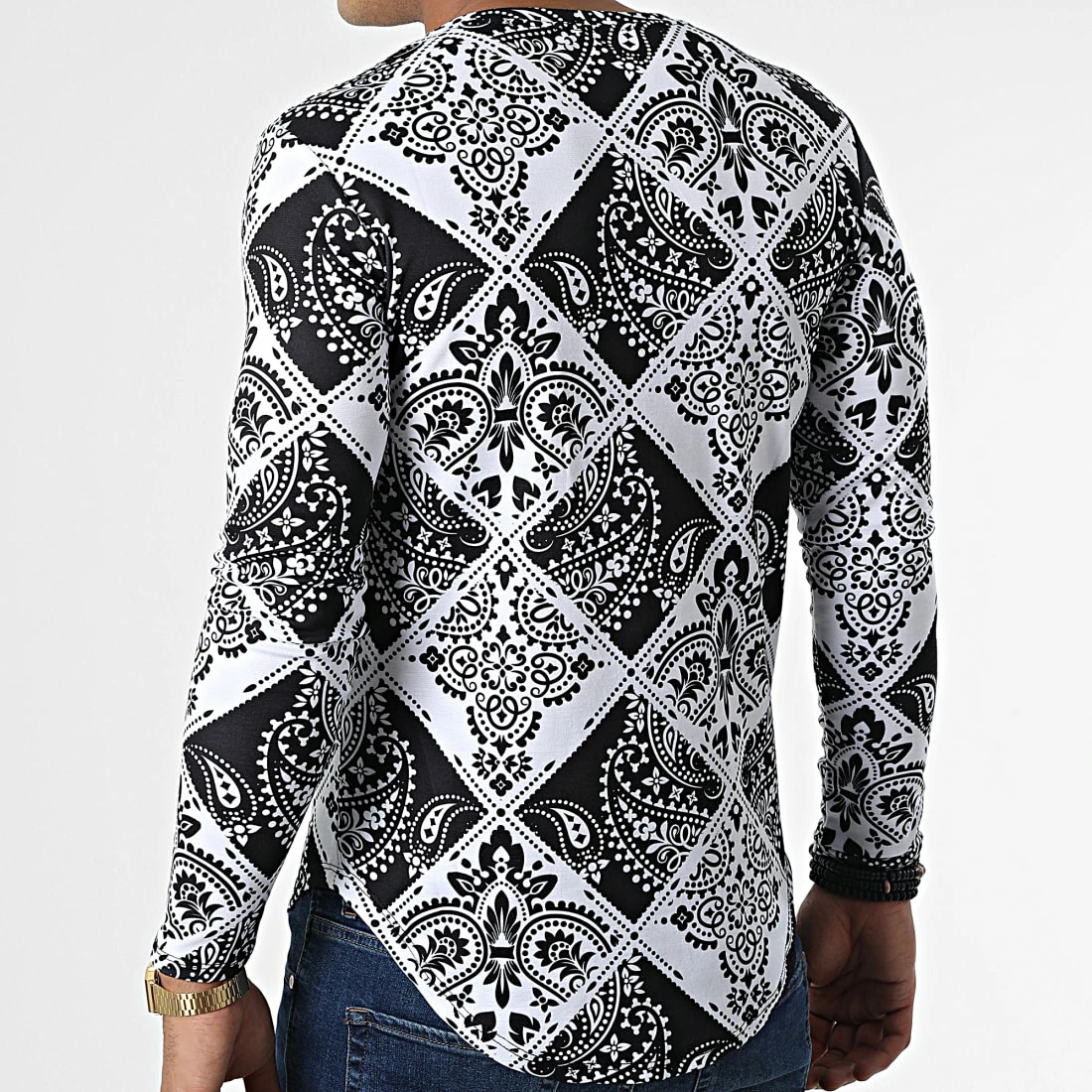 Promo 🌟 Tee 👕 Shirt Manches Longues Oversize C2124 Blanc Noir de Frilivin 🤩 6 Promo 🌟 Tee 👕 Shirt Manches Longues Oversize C2124 Blanc Noir de Frilivin 🤩 – Image 4