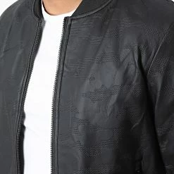 Grosses soldes 🛒 Veste Zippée Camouflage 3A63 Noir de Frilivin ⭐ -Promos Frilivin Magasin frilivin 337663 3A63 BLACK 20220920T150859 02