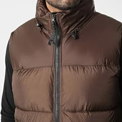 Coupon 🎁 Doudoune Sans Manches Capuche JK2105 Marron de Frilivin 😉 -Promos Frilivin Magasin frilivin 344998 JK2105 BROWN 20221024T160729 02